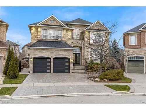 Luxury 4-Bedroom Home with Saltwater Pool and Hot Tub