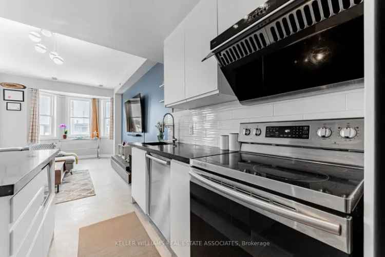 Stunning Renovated Townhouse Near Yorkdale Mall