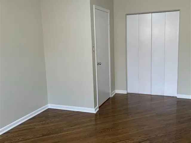 Spacious 3 Bedroom 2 Bathroom Main Level Unit For Lease