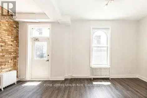 1 room apartment of 298 m² in Toronto