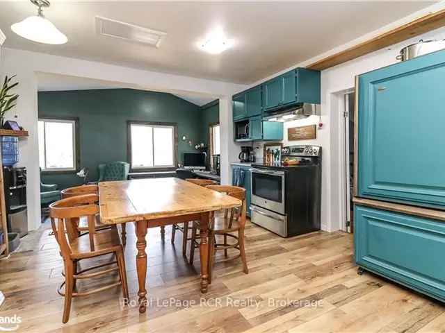 Stayner Bungalow: 3-Bedroom Family Home Near Schools