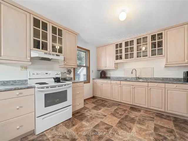 House For Sale in Belleville, Ontario