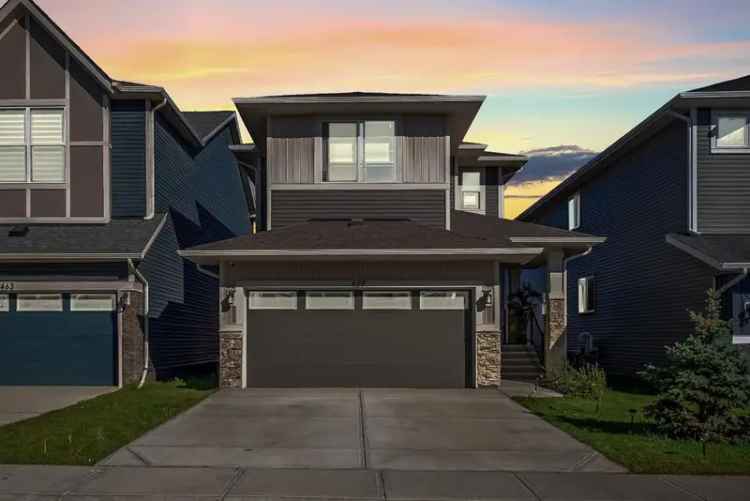 House For Sale in Airdrie, Alberta