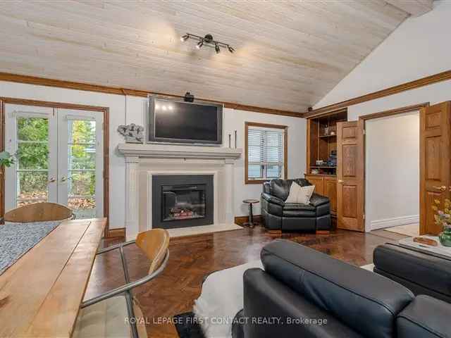 Luxury Waterfront Bungalow on Kempenfelt Bay