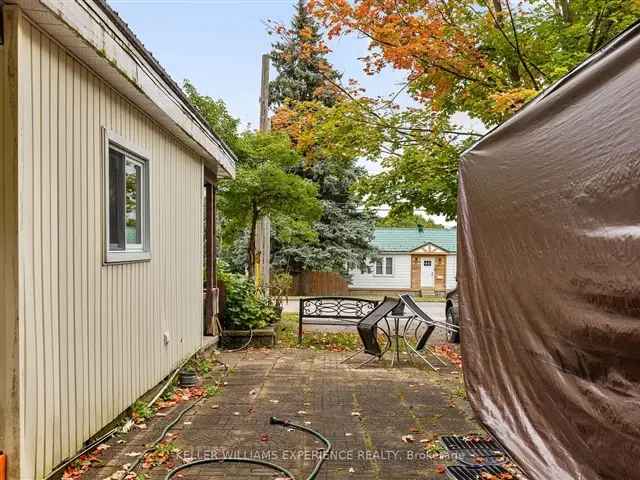 4 Bedroom 2 Bath Home Near Downtown Orillia