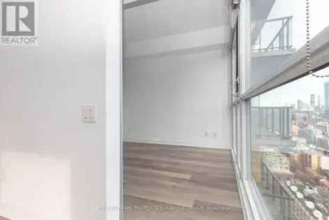 2 rooms apartment of 131 m² in Toronto