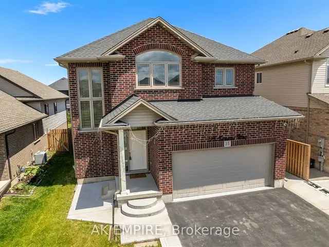 4 Bedroom 2.5 Washroom Detached Home in Rolling Meadows near Niagara Falls