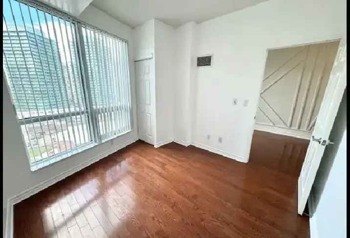 LEASE: 1BR 1WR Heat, Water, Locker, Parking Included