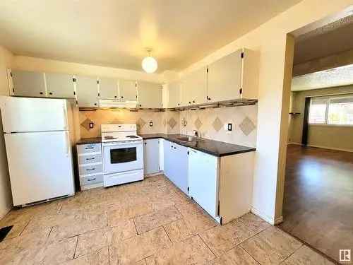 3-Bedroom Townhouse For Sale In Hairsine Edmonton