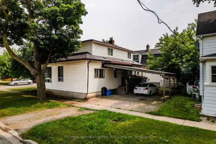 Buy Duplex in Ideal Location with Tenant Occupancy Features