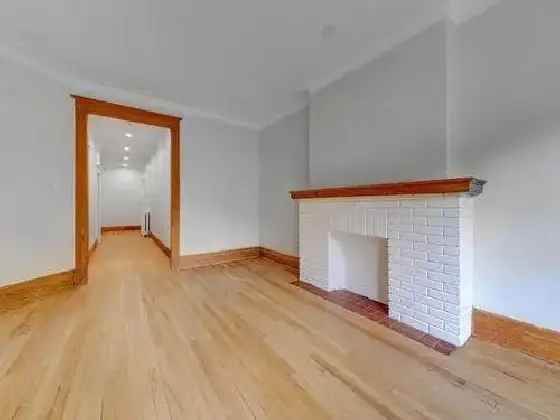 Renovated 5 1/2 in historic Westmount building heating included!