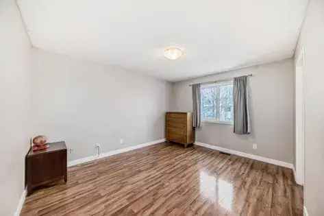 4 rooms house of 194 m² in Calgary