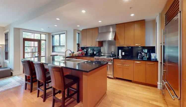 Townhouse For Sale in Whistler Resort Municipality, British Columbia