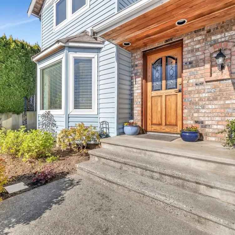 Family Home 3300+ sq ft 4 Bed 2 Bath Unfinished Basement