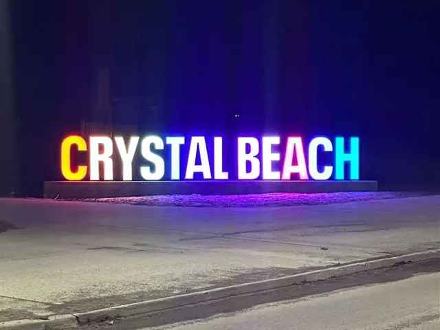 Crystal Beach Year-Round Home 3 Bed 2 Bath Hot Tub