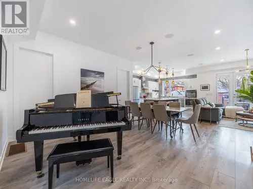 Luxurious 4+1 Bedroom Home in Toronto