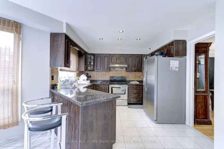 House For Sale in Mississauga, Ontario