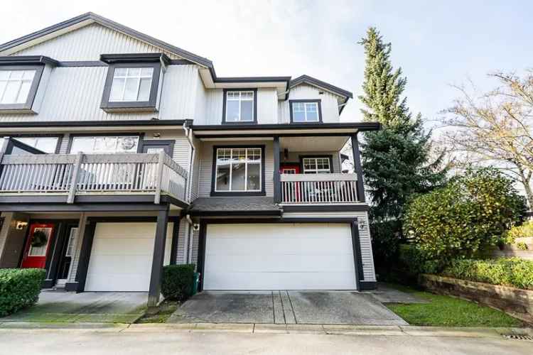 A $899,000.00 Townhouse with 3 bedrooms in Cloverdale BC, Cloverdale