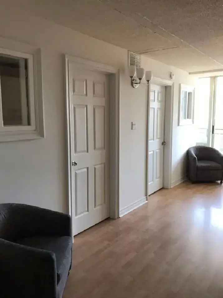 a room for rent in downtown core location closed CN tower