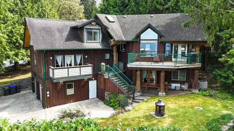 3 Bedroom Craftsman Home Sechelt Inlet Views Near Sandy Hook Beach