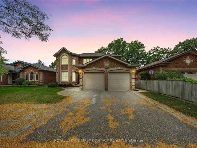 Family Home 4 Bedrooms 3 Bathrooms Double Garage Private Backyard