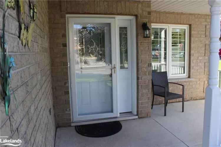 House For Sale in Wasaga Beach, Ontario