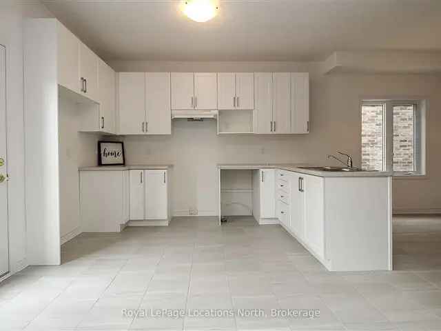 Almost Brand New Home in Summitview Estates, Collingwood