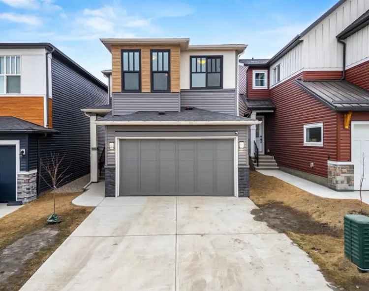 House For Sale in Calgary, Alberta