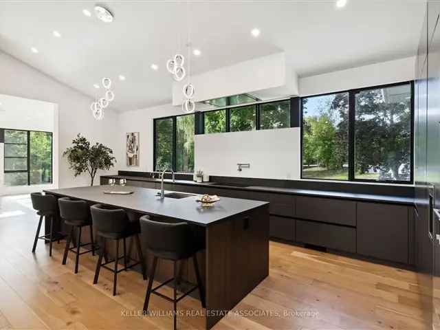 House For Sale in Mississauga, Ontario