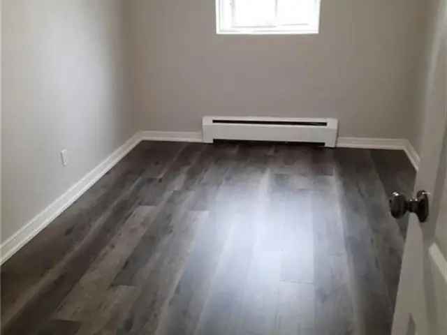 2 Bed 1 Bath Renovated Apartment Near Downtown