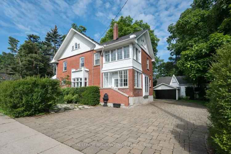 House For Sale in Oakville, Ontario