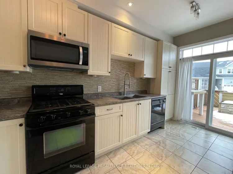 Condo For Sale in Rideau Street, (Old) Ottawa, Ontario