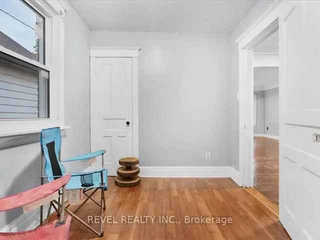 Cozy 3-Bedroom Renovated Home in Crown Point