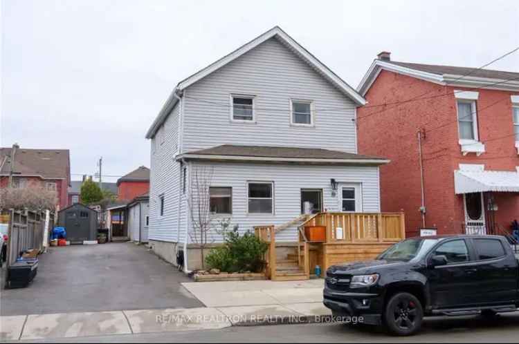 Duplex For Sale in Hamilton, Ontario