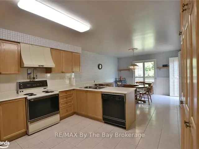 3-Bedroom 2-Bathroom Home with Golf Course Access