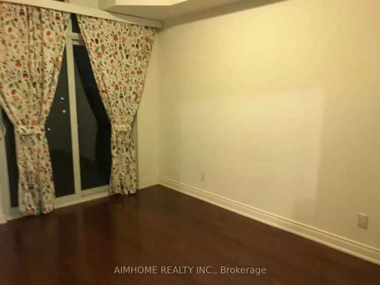 Condo For Sale in 10, Bloorview Place, Toronto, Ontario