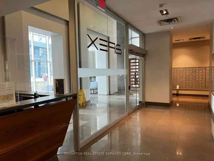 Stunning City View Condo Near Union Station