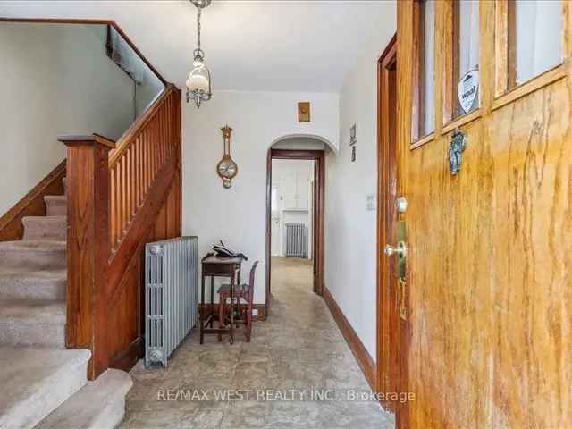 House For Sale in Oshawa, Ontario