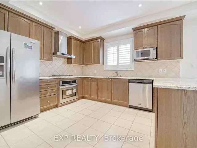 4-Bedroom 4-Bathroom Freehold Townhouse in Markham