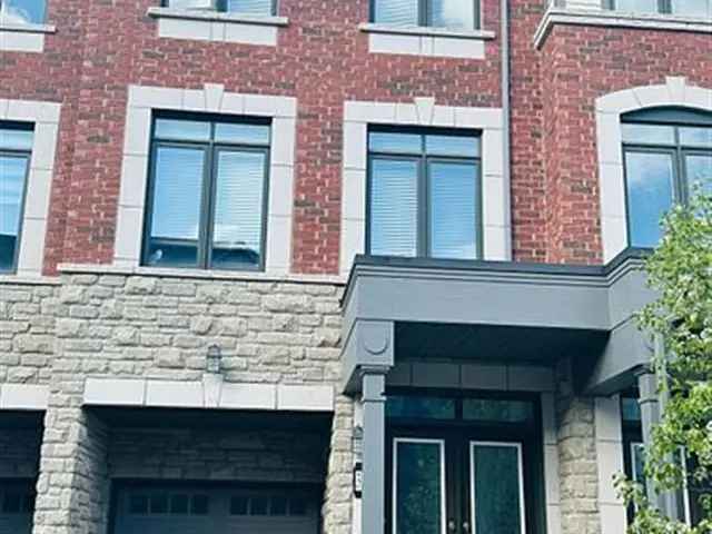 Mississauga Townhome: Open Concept, Granite Kitchen, Master Ensuite