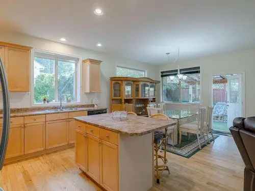House For Sale in Pleasant Valley Nanaimo BC