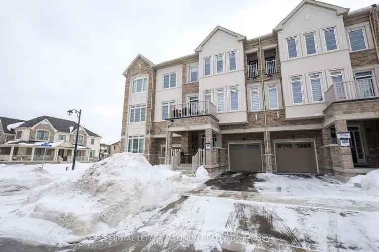 Buy Townhome in Bradford with Modern Amenities and Spacious Living