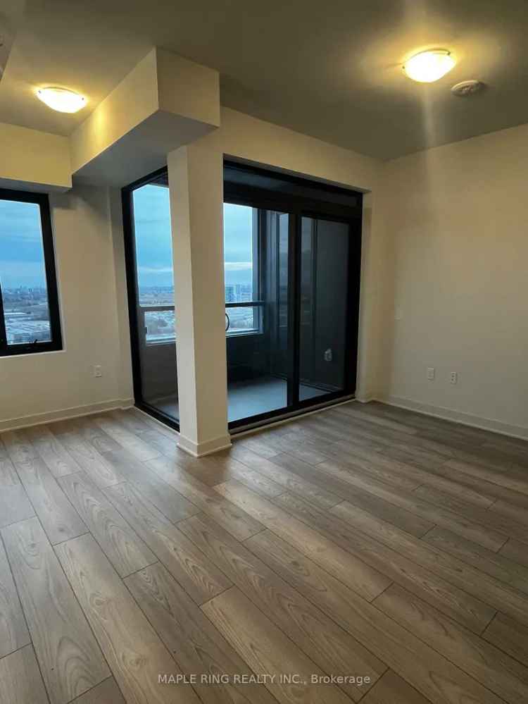 Bright 1 Bed 1 Bath Unit in CG Tower Near VMC