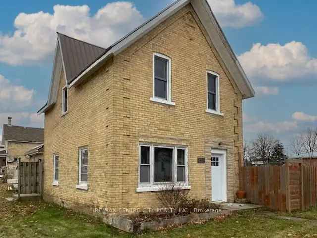 House For Sale in Warwick, Ontario