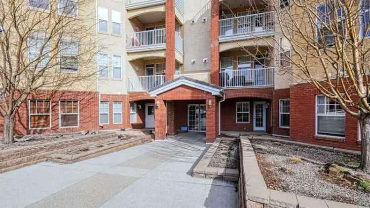 Rent Beautifully Maintained Two Bedroom Unit in Beacon Hill Complex