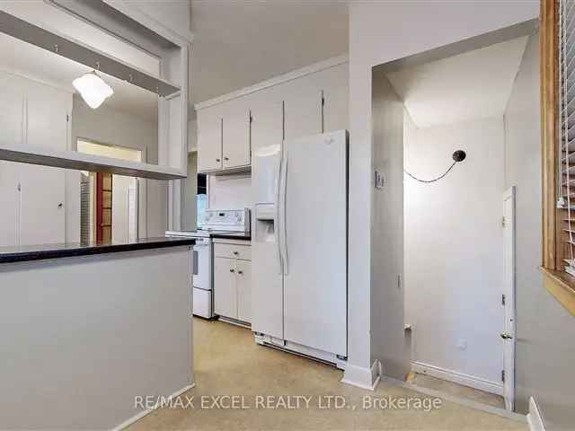 House For Sale in Toronto, Ontario