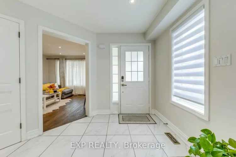 Stunning Detached Home in Churchill Meadows