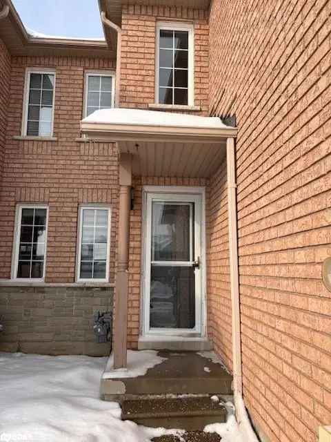 House For Sale in Barrie, Ontario