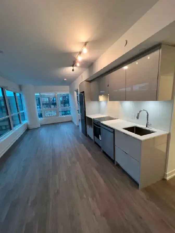 $2800 Brand new luxury  condo for rent by owner 2-bedr. 2-bath