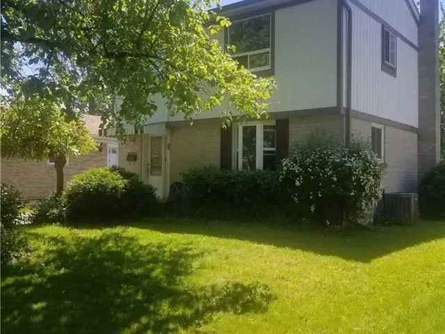 Modern 4 1 Bedroom Home near UTSC Highway 401